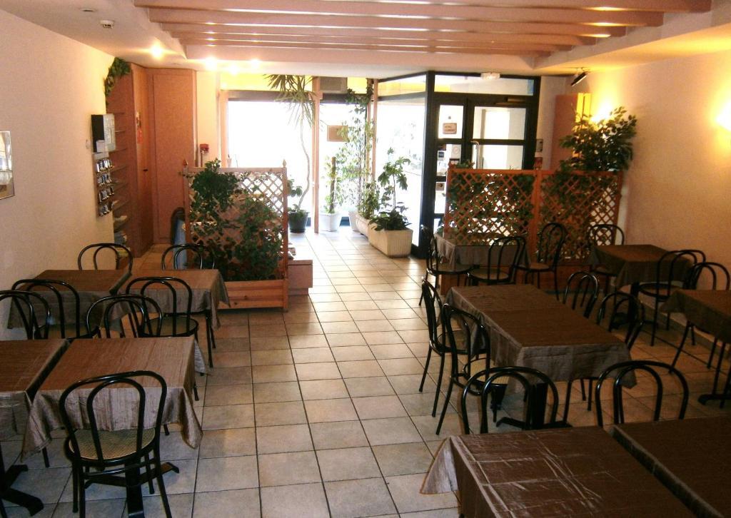 Logis Hotel Saint Jacques فالنسيا المظهر الخارجي الصورة