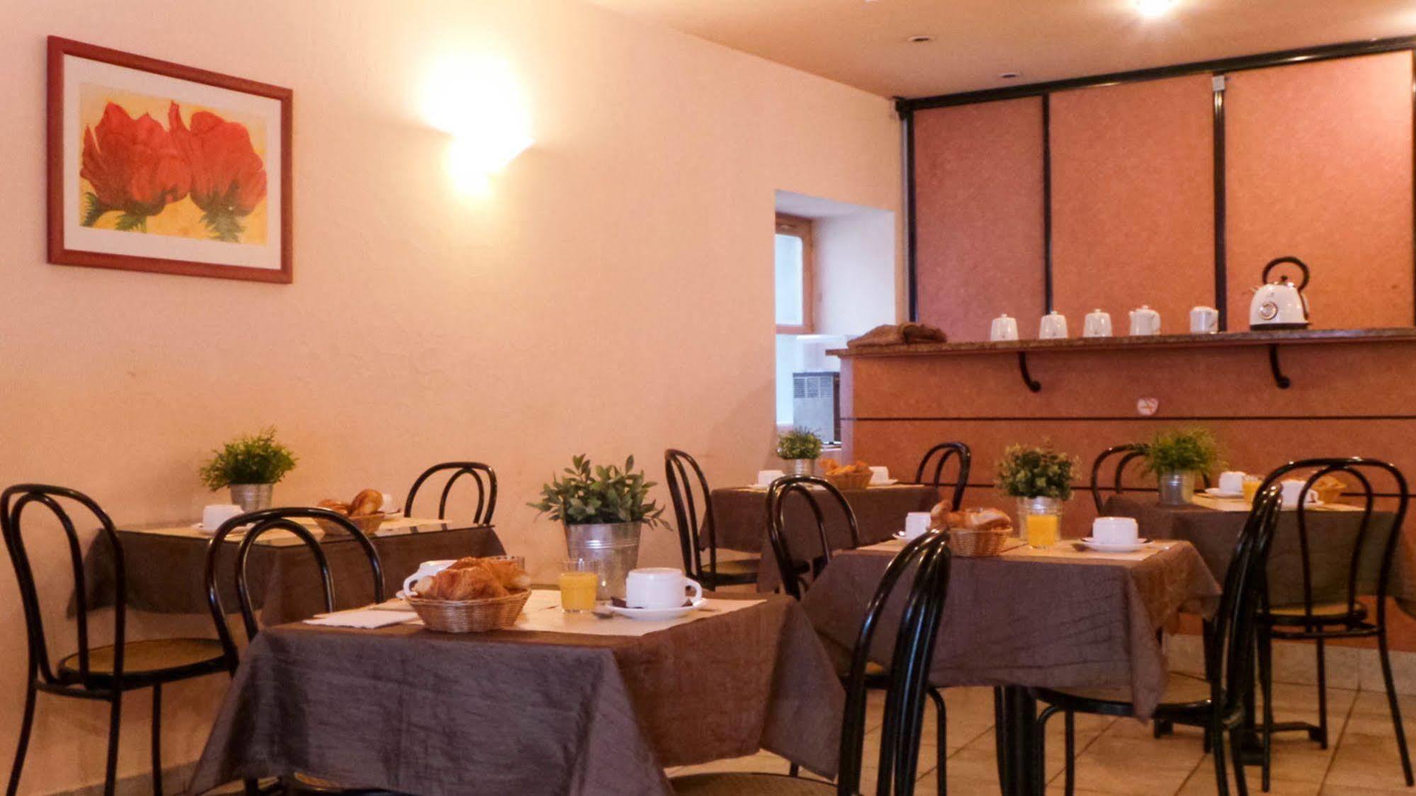 Logis Hotel Saint Jacques فالنسيا المظهر الخارجي الصورة