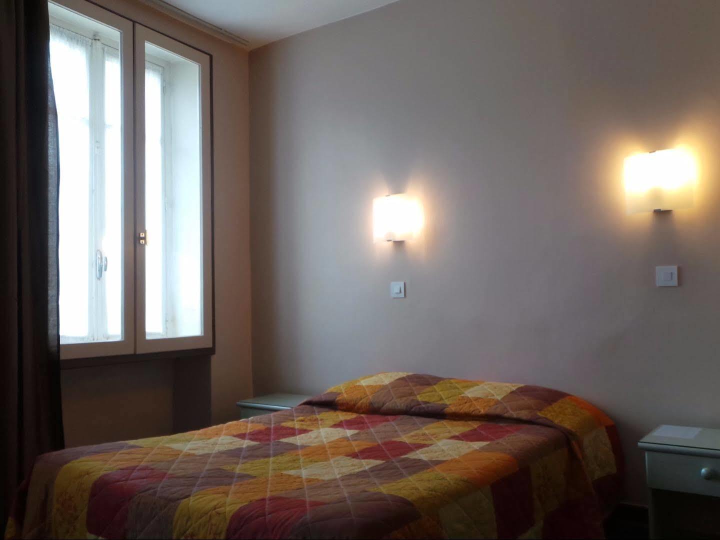 Logis Hotel Saint Jacques فالنسيا المظهر الخارجي الصورة
