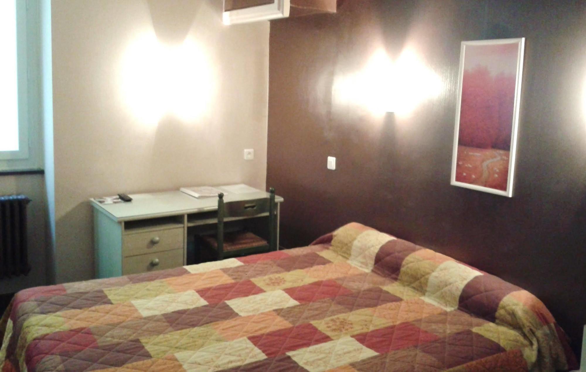 Logis Hotel Saint Jacques فالنسيا المظهر الخارجي الصورة