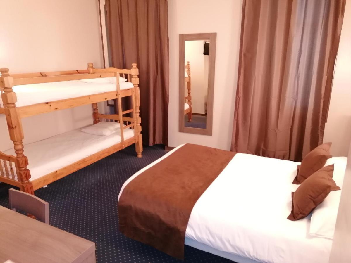 Logis Hotel Saint Jacques فالنسيا المظهر الخارجي الصورة